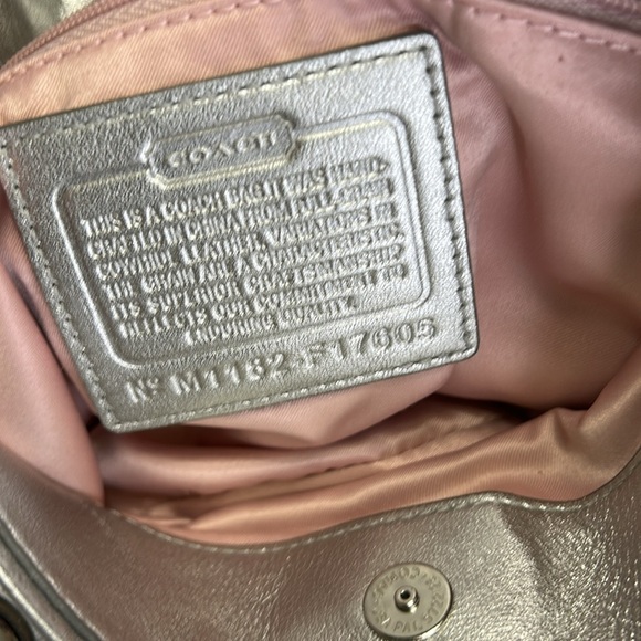 COACH PEARLESCENT WHITE & SILVER LEATHER ASHLEY DUAL SHOULDER OR CROSSBODY BAG - Picture 9 of 16